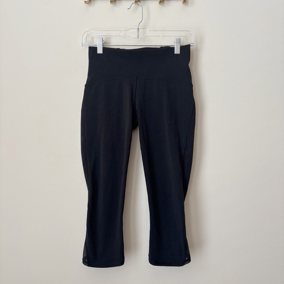 lululemon athletica Pants - Lululemon Black Train Times 17" Crop Leggings Sz 6